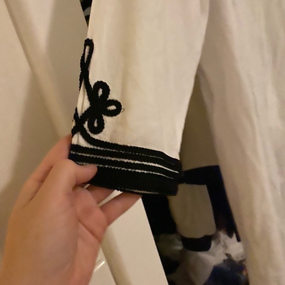 Embroidered caftan - Picture 2 of 5